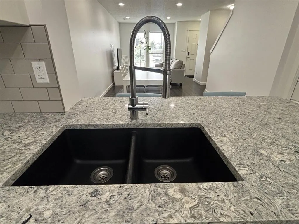2400 Ravenswood View SE, #1513