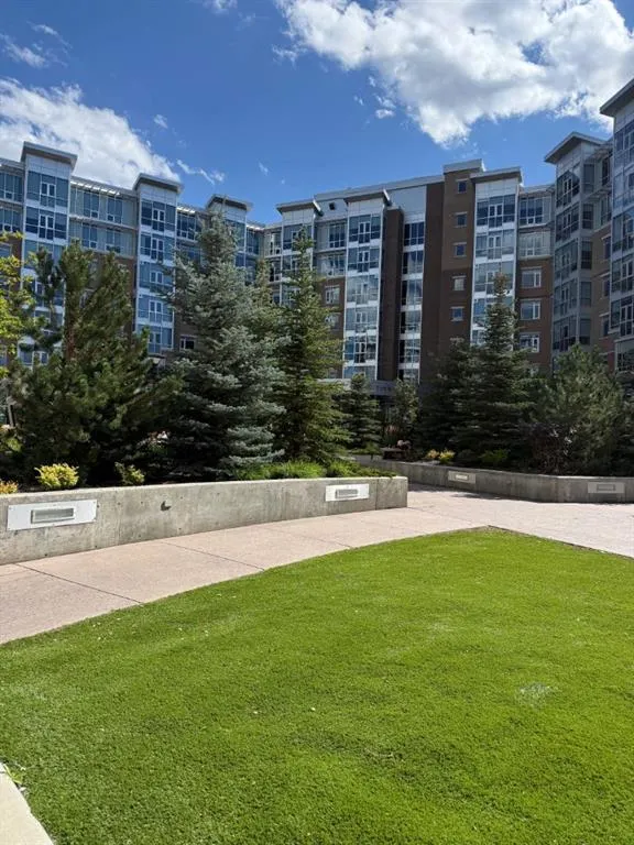 16 Varsity Estates Circle NW, #701
