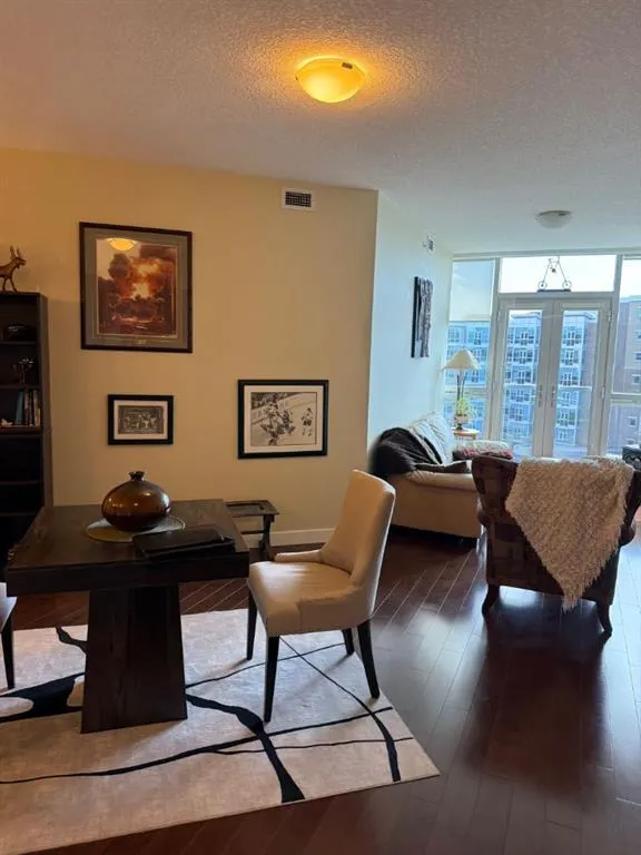 16 Varsity Estates Circle NW, #701