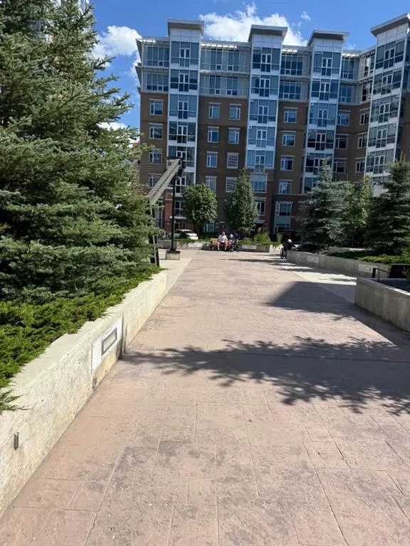 16 Varsity Estates Circle NW, #701