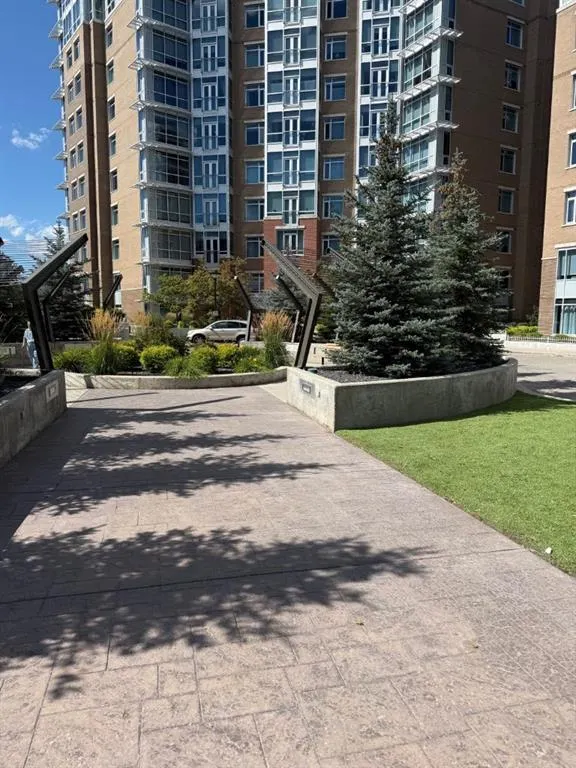 16 Varsity Estates Circle NW, #701
