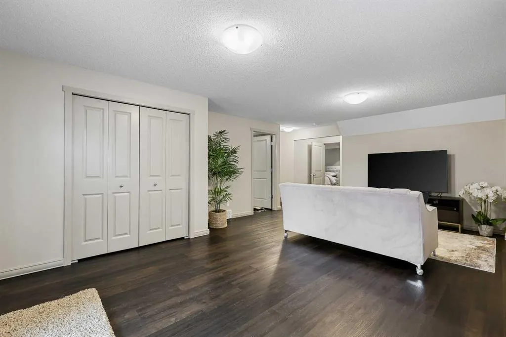 20 Walden View SE