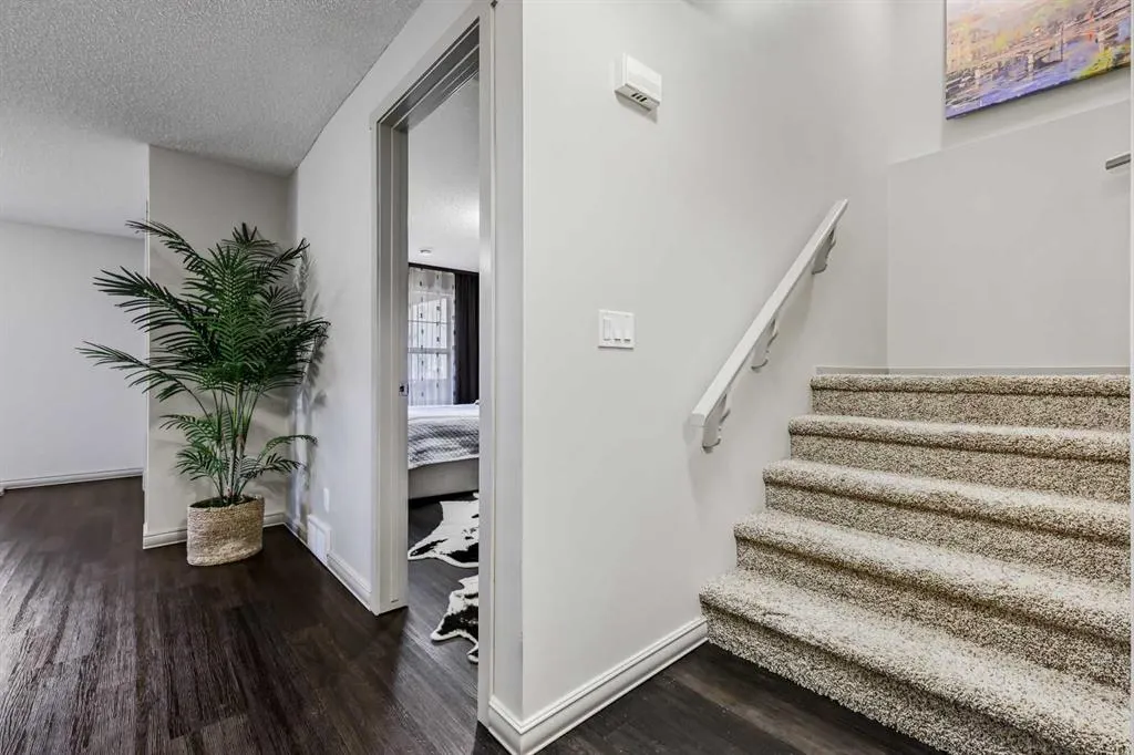 20 Walden View SE