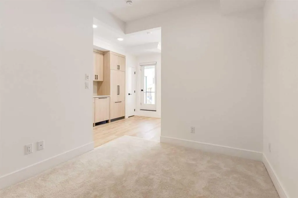 330 Dieppe Drive SW, #117