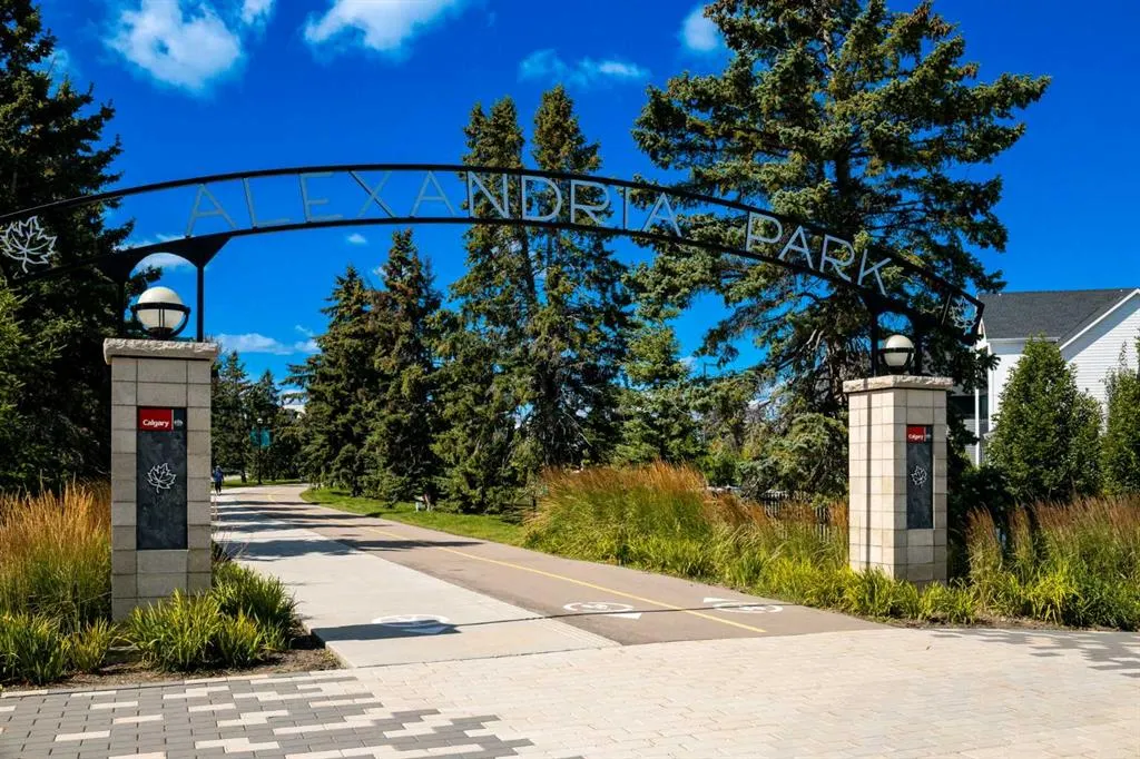 330 Dieppe Drive SW, #117
