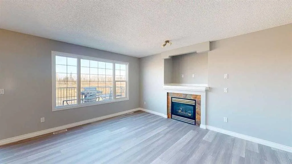 334 Grosbeak Way