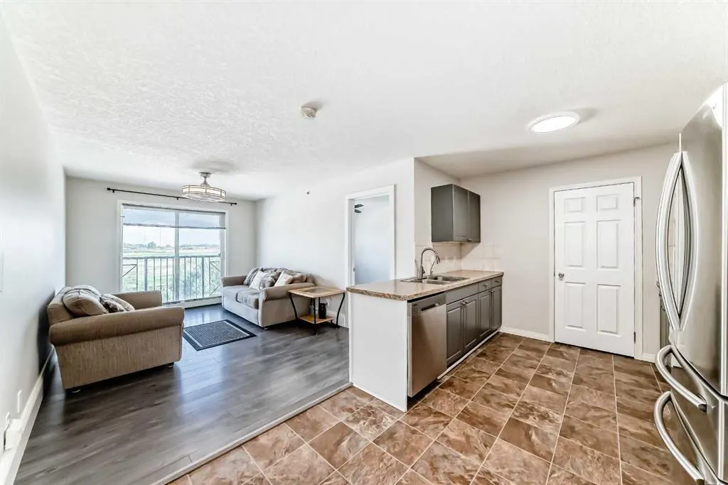 1010 Railway Street, #312