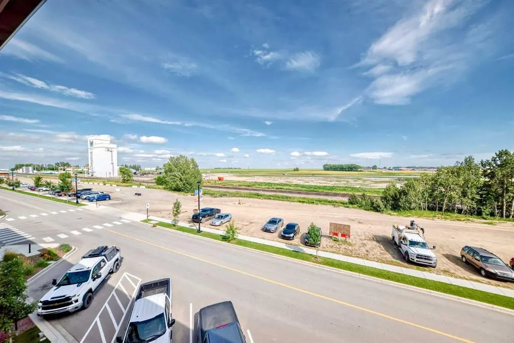 1010 Railway Street, #312