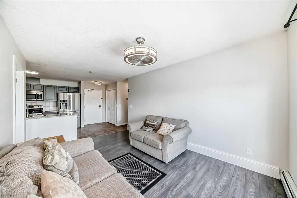 1010 Railway Street, #312