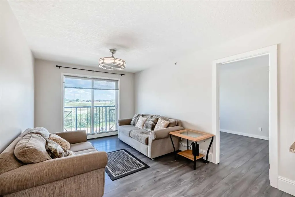 1010 Railway Street, #312