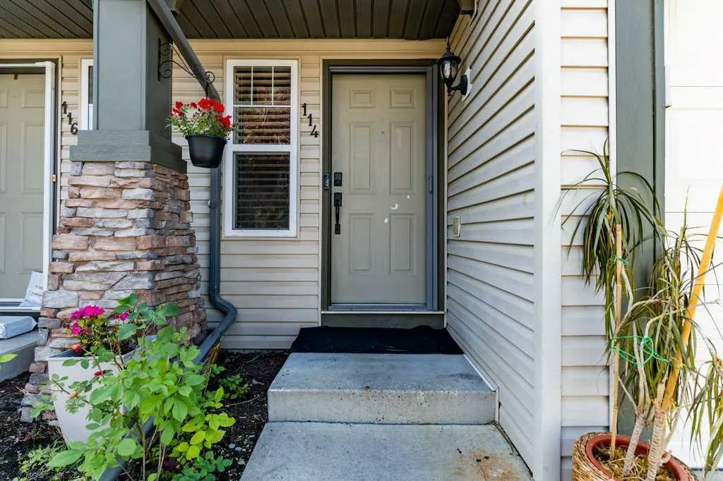 114 Everstone Place SW