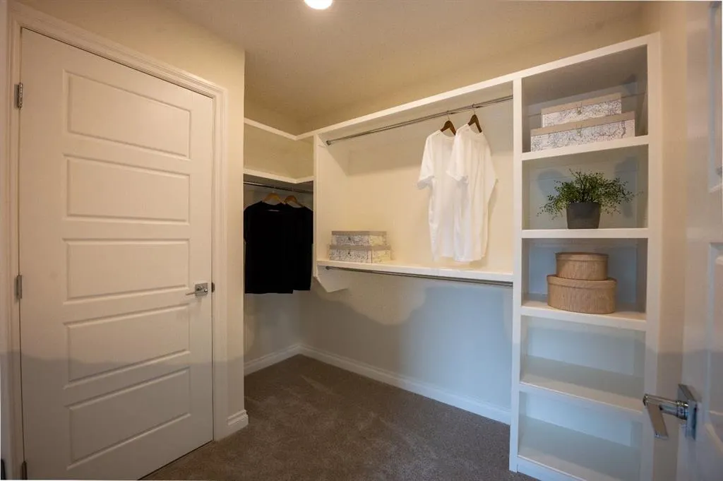 375 Chelsea Passage