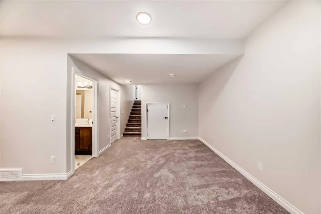 375 Homestead Grove NE