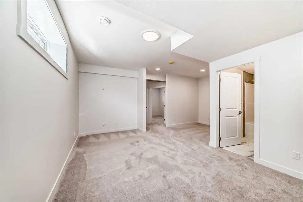 367 Homestead Grove NE