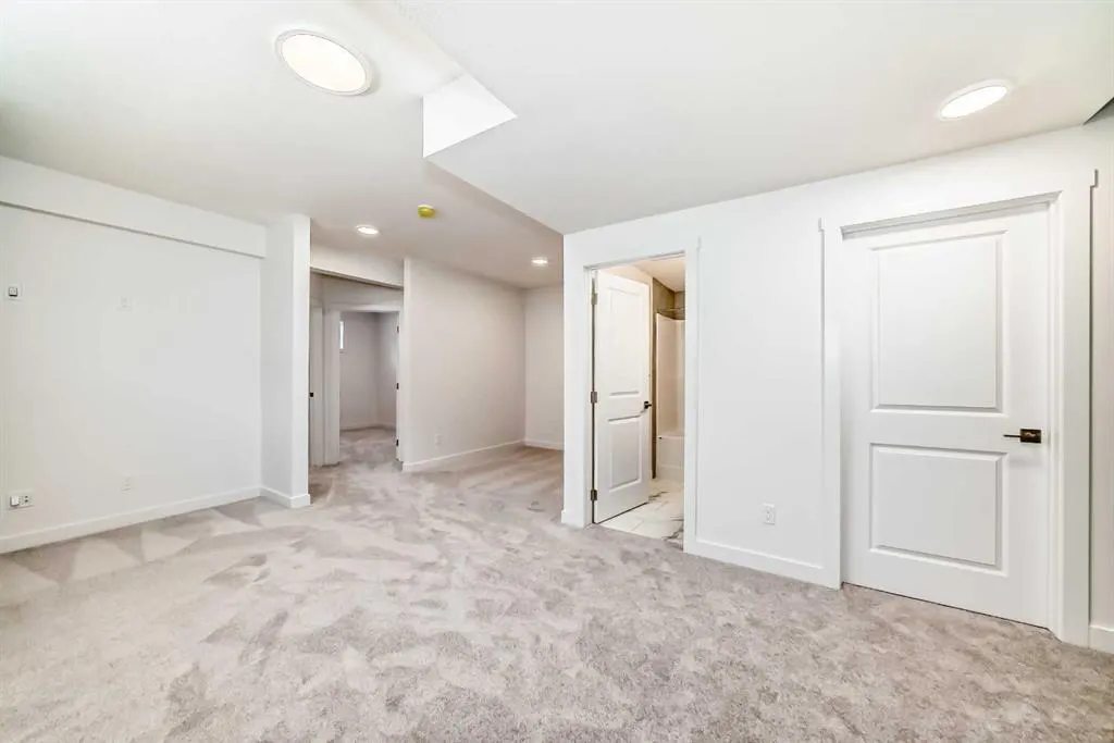 367 Homestead Grove NE