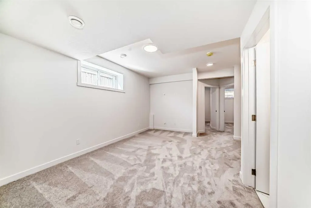 367 Homestead Grove NE