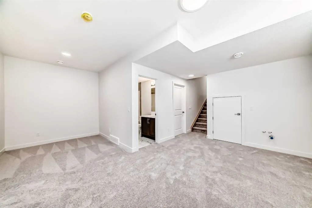 367 Homestead Grove NE