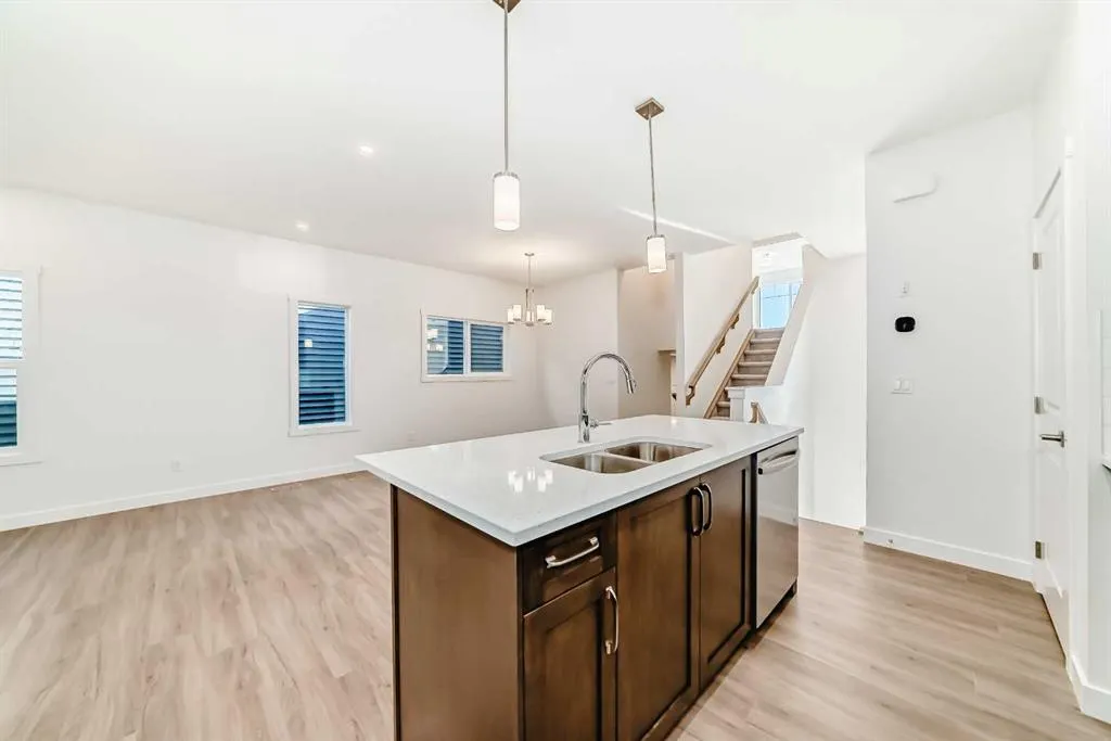 367 Homestead Grove NE