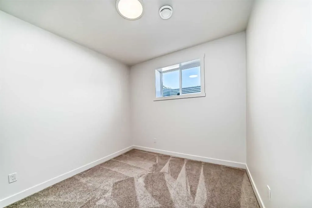 367 Homestead Grove NE