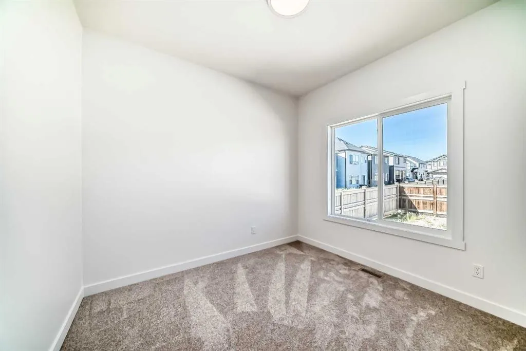367 Homestead Grove NE