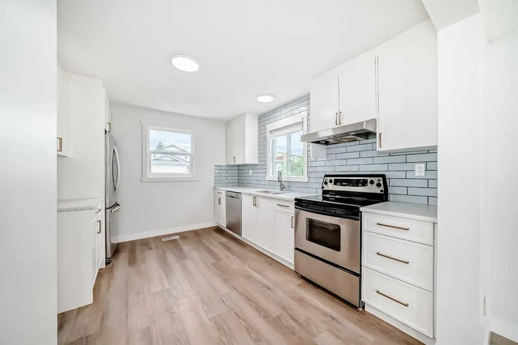 24 Castlebrook Rise NE