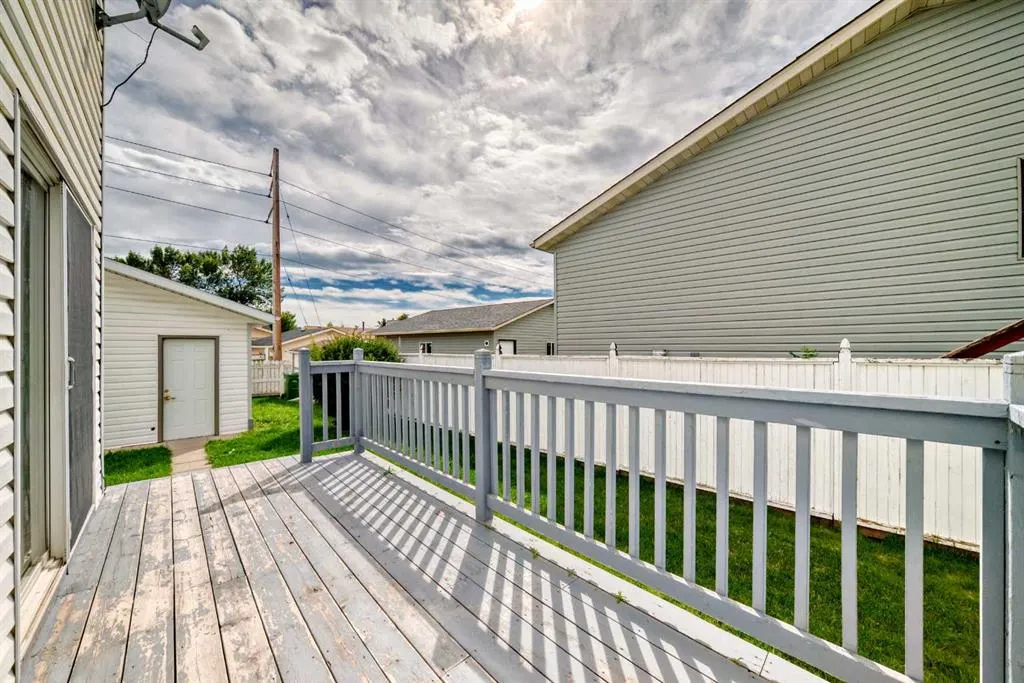 24 Castlebrook Rise NE