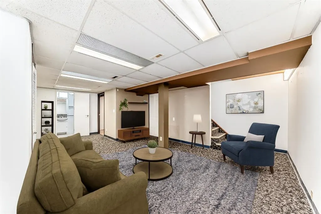 24 Castlebrook Rise NE