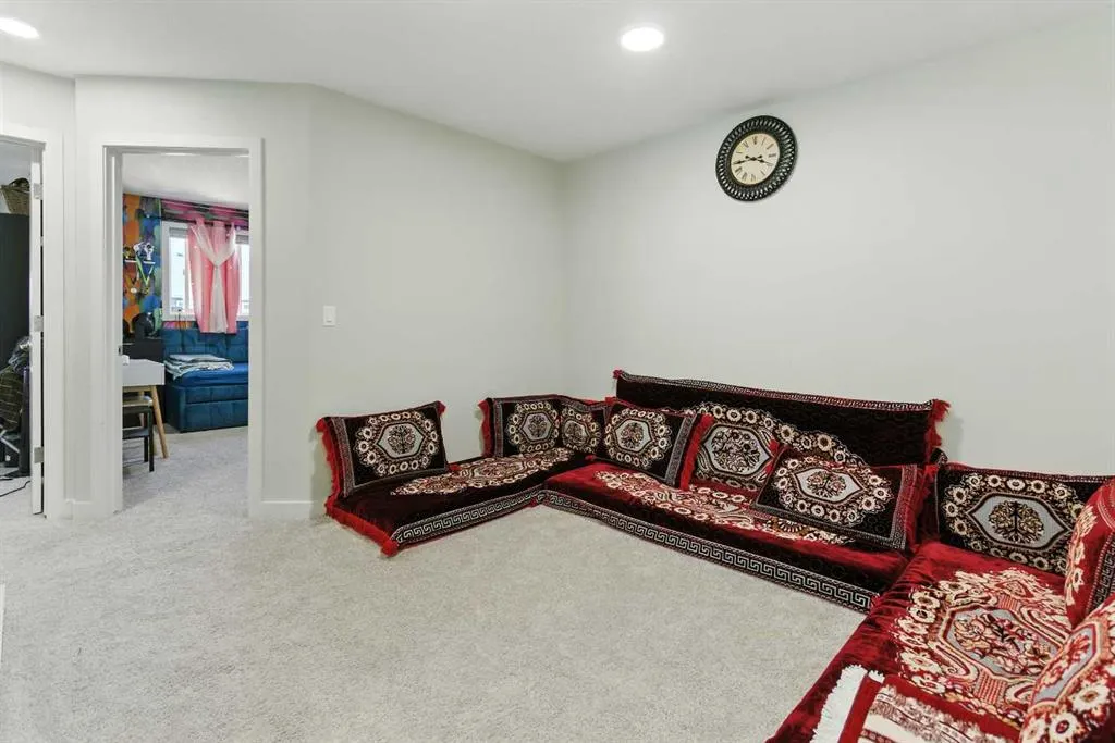 268 Savanna Terrace NE