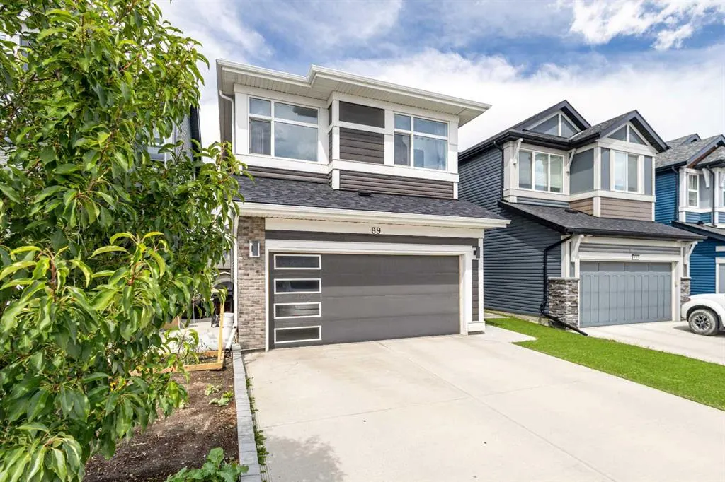 89 howse Common NE