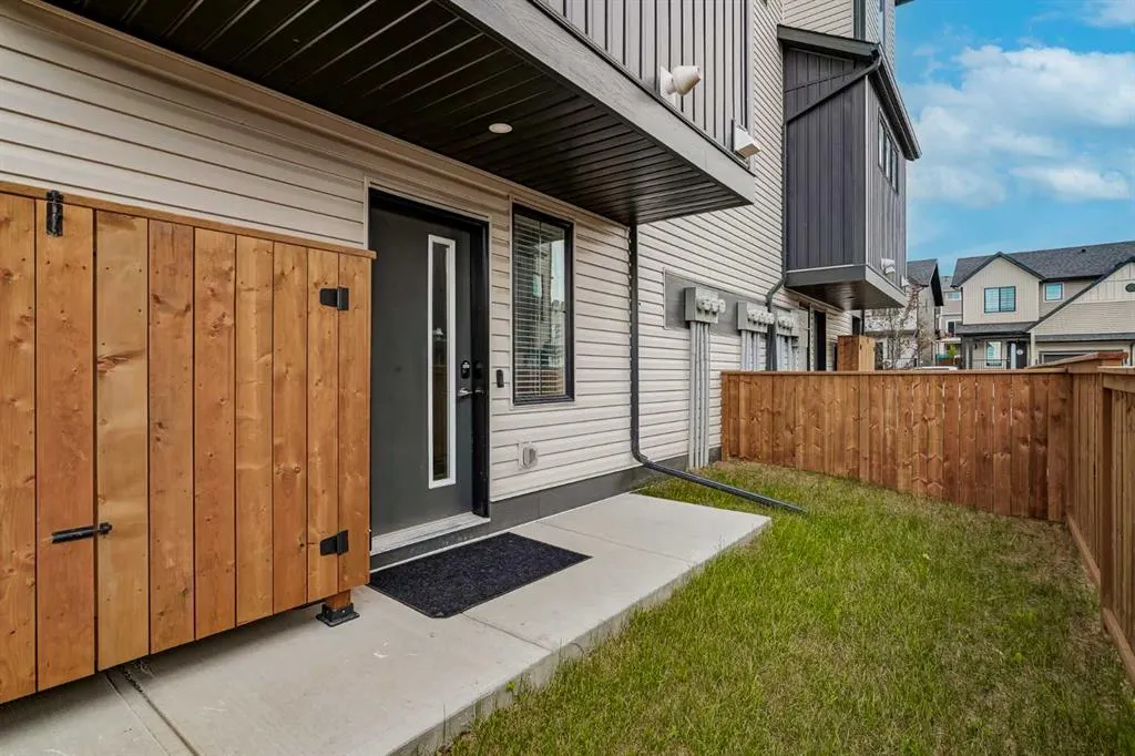 25 South Point Manor SW