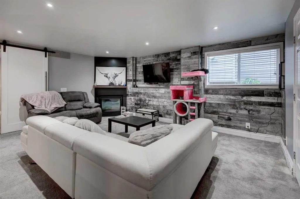 171 Bridlewood Circle SW