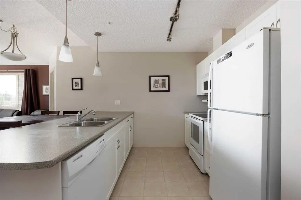 136D Sandpiper Road, #304
