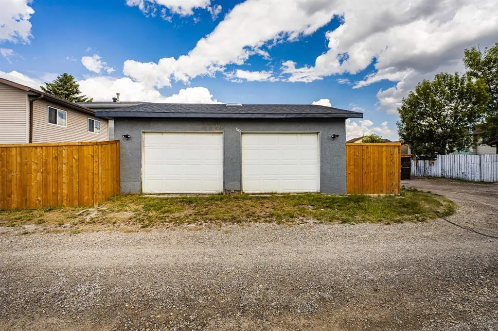 140 Whitworth Way