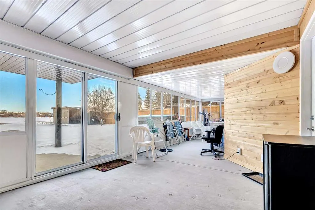 760 West Chestermere