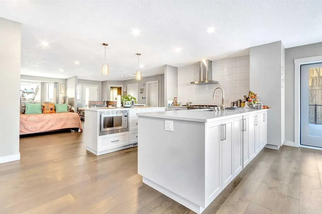 760 West Chestermere