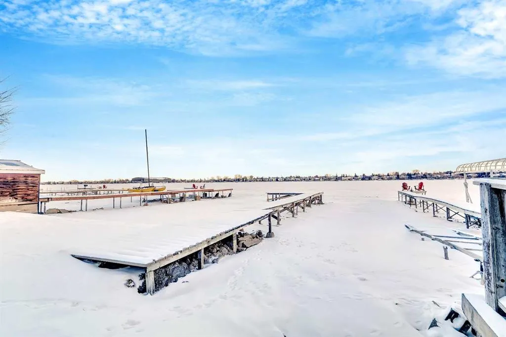 760 West Chestermere