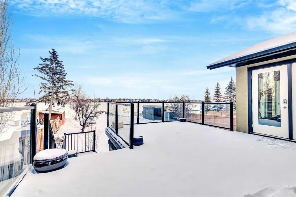 760 West Chestermere