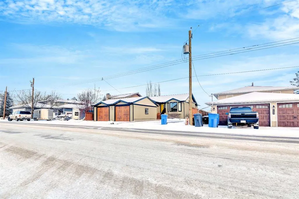 760 West Chestermere