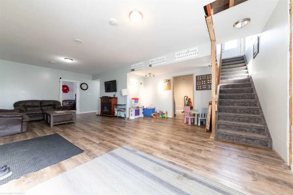 26 Hillmond Avenue
