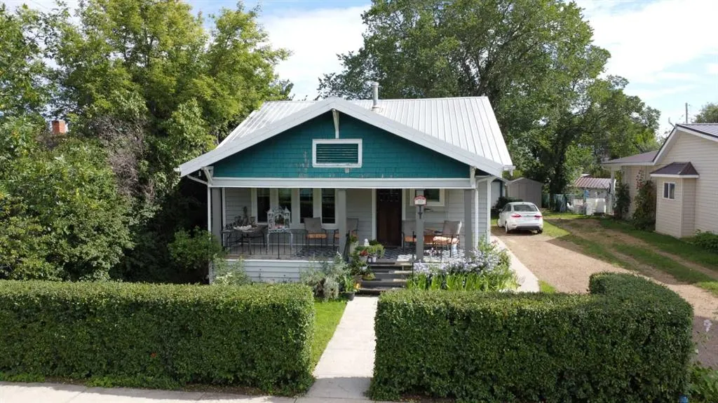 113 3 Avenue NW