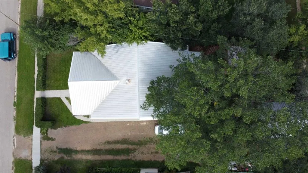 113 3 Avenue NW