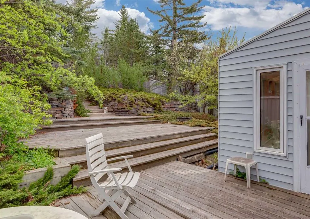 164 Hawksbrow Drive NW