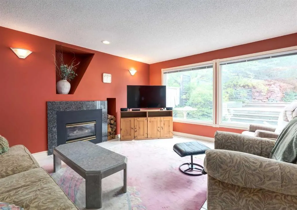 164 Hawksbrow Drive NW