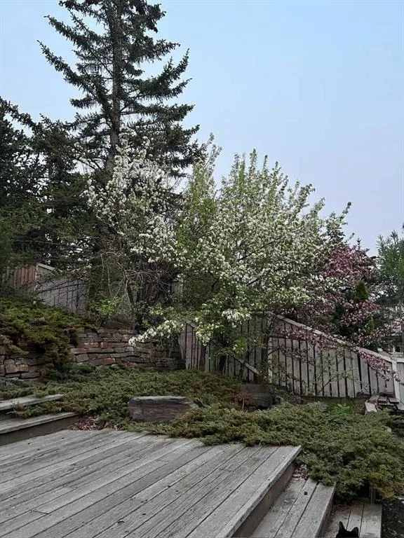 164 Hawksbrow Drive NW