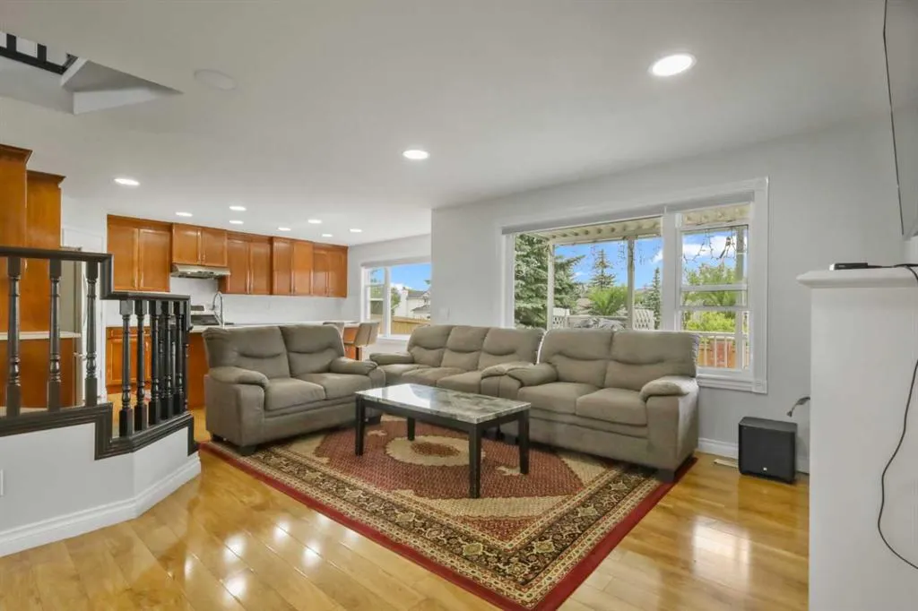 140 Coventry Green NE