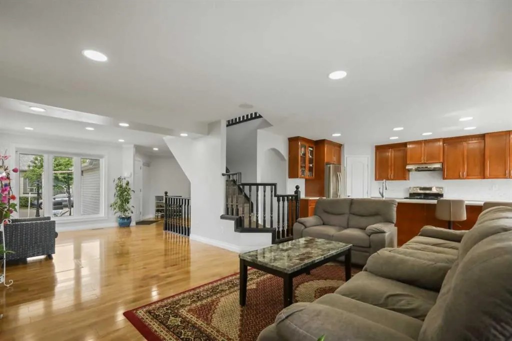 140 Coventry Green NE