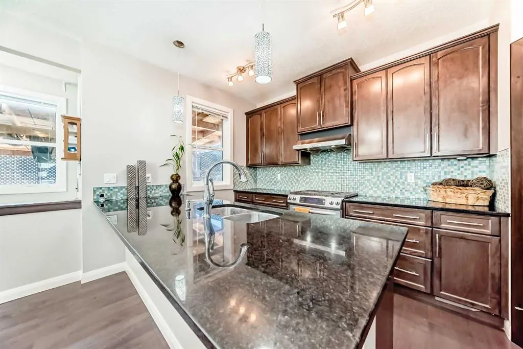 53 Redstone Villas NE