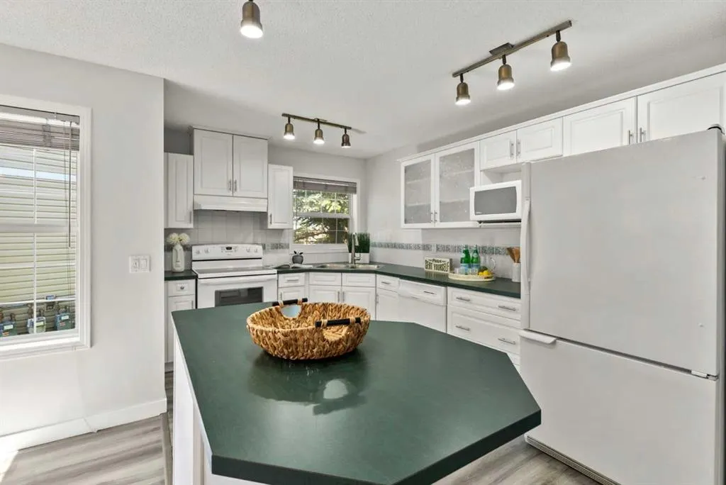 7707 Martha's Haven Park NE, #149