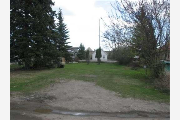 5328 4 AVE, Edson