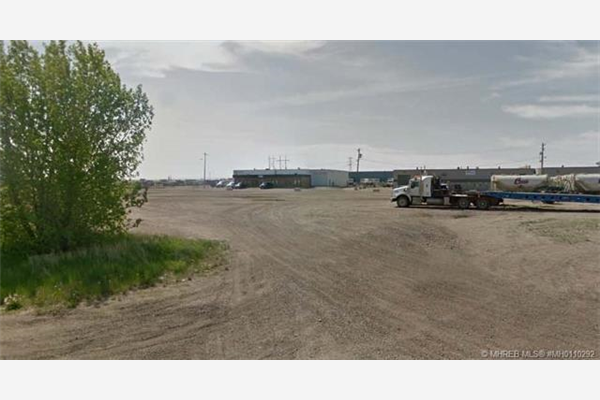 1525 Brier Park Road NW, Medicine Hat